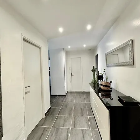 Le Port Apartment *